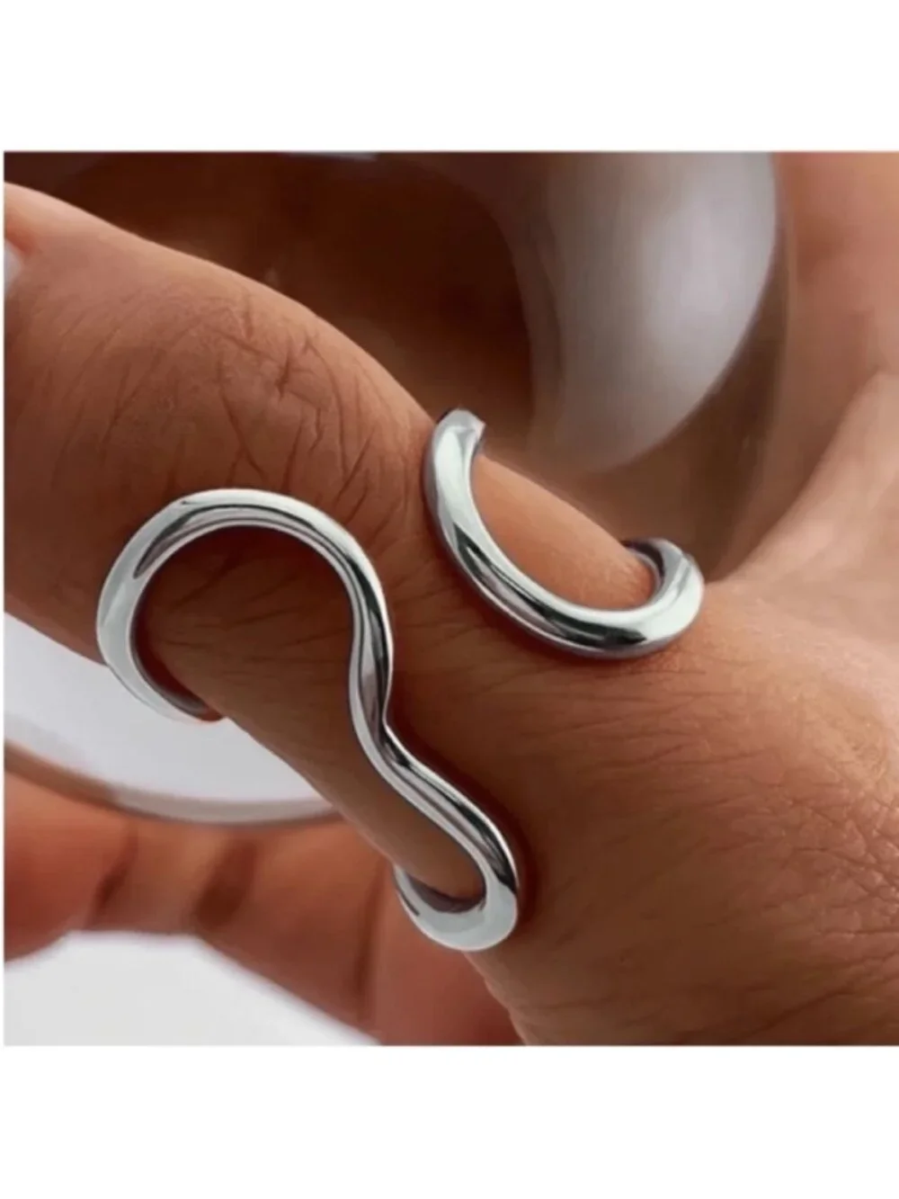 New! Silver Abstract Ring (One Size) NWOT (1069)